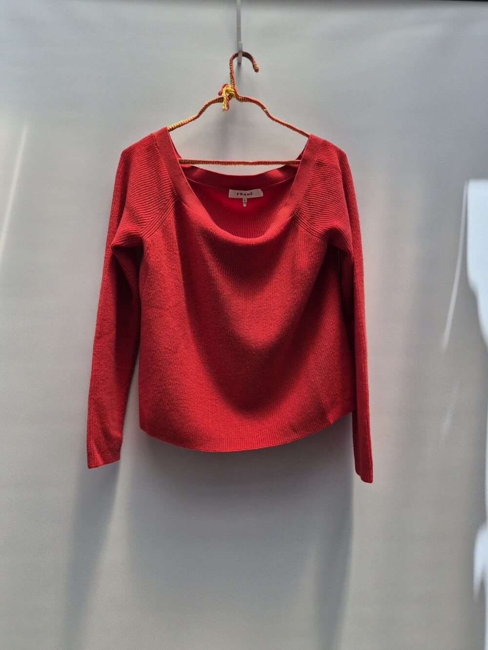 FRAME Summer Red Off-The-Shoulder Cropped Wool Blend Sweater Size Large Normcore